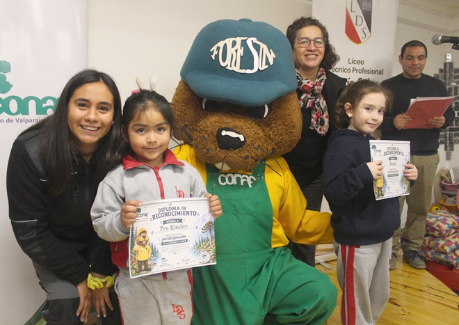 Estudiantes del liceo Darío Salas de Santa María  impulsan la prevención de incendios forestales con coloridos dibujos