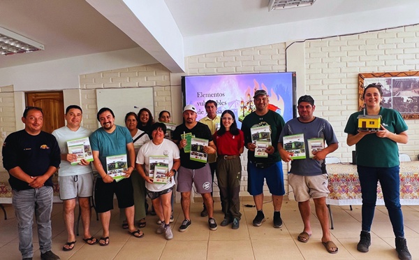 Conaf capacita a residentes de Los Cerrillos de Catemu en prevención de incendios forestales