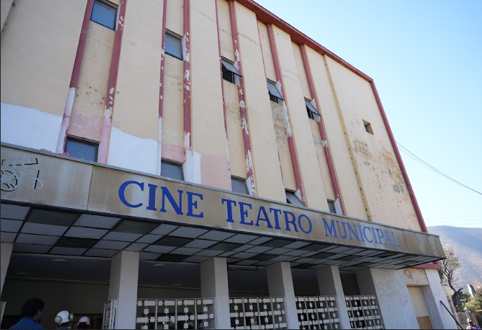 Avanzan obras de mejoramiento de conectividad urbana y Teatro Municipal de Llay Llay