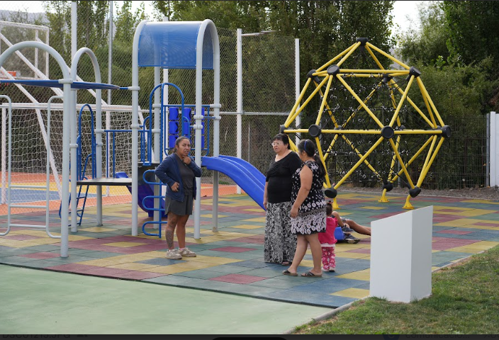 Inauguran en San Felipe y Catemu nuevas plazas y áreas recreativas financiadas por el Gobierno Regional